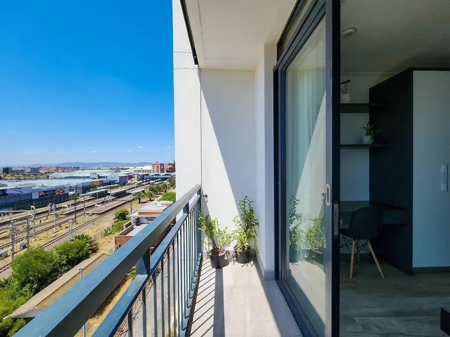 Apartment Stylish, Brand New, Central Home In Eclectic Area Cape Town South Africa