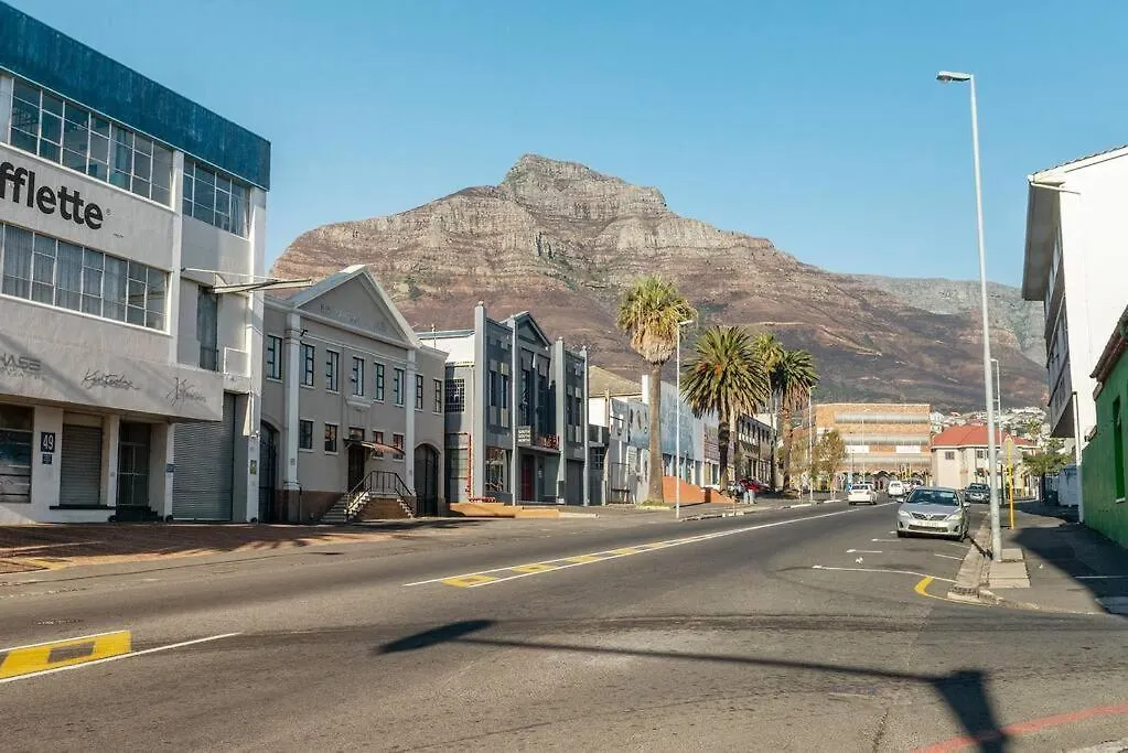 Stylish, Brand New, Central Home In Eclectic Area Cape Town Apartment
