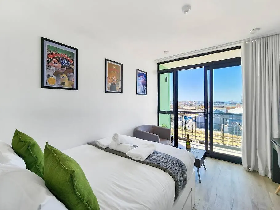 Apartment Stylish, Brand New, Central Home In Eclectic Area Cape Town