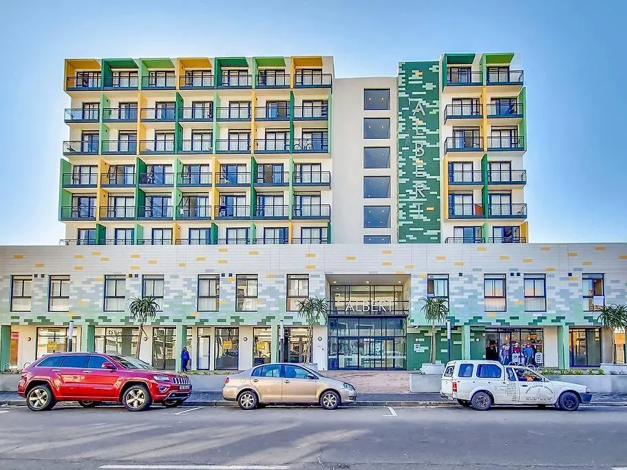 Stylish, Brand New, Central Home In Eclectic Area Cape Town Apartment